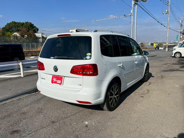 ゴルフトゥーラン ＴＳＩ　ハイライン　車検令和９年８月・純正ナビ・フルセグＴＶ・バックモニター・ＥＴＣ・ＢＬＵＥＴＯＯＴＨ・オートエアコン・キーレス・シートリフター（6枚目）