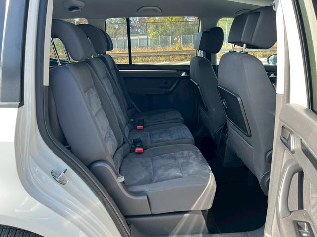 ゴルフトゥーラン ＴＳＩ　ハイライン　車検令和９年８月・純正ナビ・フルセグＴＶ・バックモニター・ＥＴＣ・ＢＬＵＥＴＯＯＴＨ・オートエアコン・キーレス・シートリフター（24枚目）