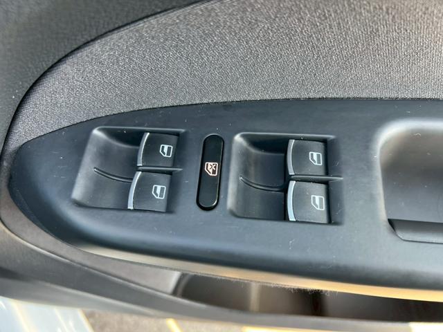 ゴルフトゥーラン ＴＳＩ　ハイライン　車検令和９年８月・純正ナビ・フルセグＴＶ・バックモニター・ＥＴＣ・ＢＬＵＥＴＯＯＴＨ・オートエアコン・キーレス・シートリフター（34枚目）