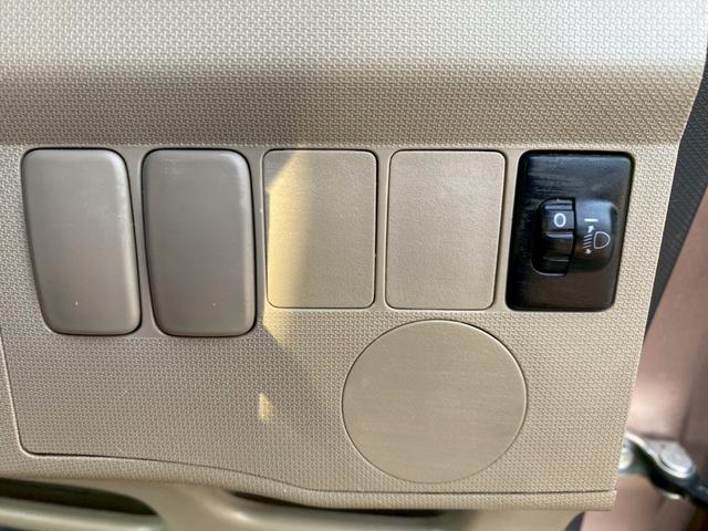 ムーヴ L 車検2年付き/オートエアコン/電格ミラー/ヘッドライトレベライザー/CD/純正オーディオ/シュガーソケット/キーレスエントリー!!(22枚目)