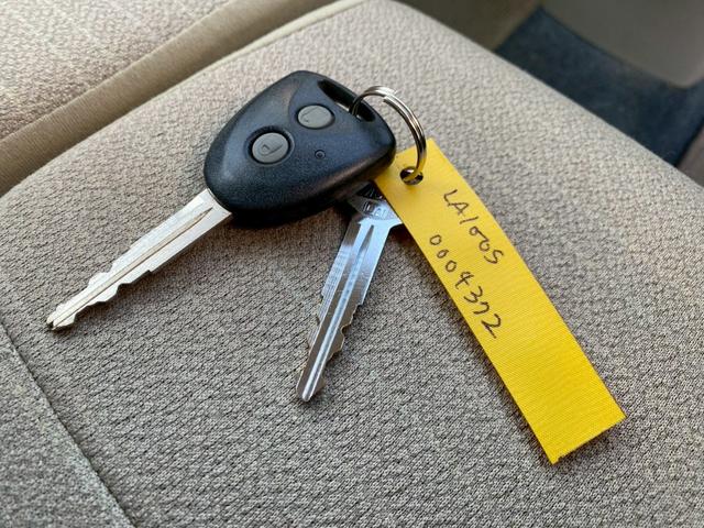 ムーヴ L 車検2年付き/オートエアコン/電格ミラー/ヘッドライトレベライザー/CD/純正オーディオ/シュガーソケット/キーレスエントリー!!(23枚目)