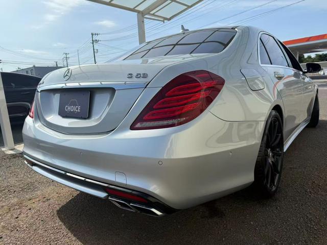 Ｓクラス Ｓ６３　ロング　Ｓ６３　ロング（５名）　ヒーター　全周囲カメラ　サンルーフ　ＬＥＤライト　ナビ　禁煙　アイドリングストップ　オートクルーズコントロール　クリアランスソナー　スマートキー　バックカメラ　パワーシート（5枚目）