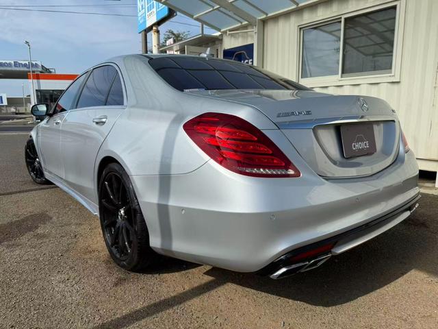 Ｓクラス Ｓ６３　ロング　Ｓ６３　ロング（５名）　ヒーター　全周囲カメラ　サンルーフ　ＬＥＤライト　ナビ　禁煙　アイドリングストップ　オートクルーズコントロール　クリアランスソナー　スマートキー　バックカメラ　パワーシート（7枚目）