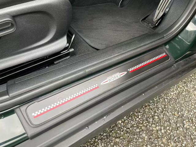 MINI ジョンクーパーワークス クラブマン LEDヘッドランプ パーキングアシスト HDDナビ USB接続 レザーシート ETC 4WD ナビ アクティブクルーズ オートエアコン バックモニター ブルートゥース(18枚目)