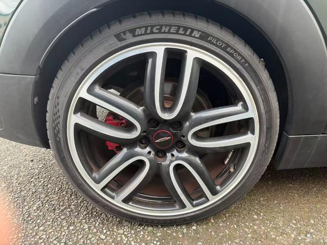 MINI ジョンクーパーワークス クラブマン LEDヘッドランプ パーキングアシスト HDDナビ USB接続 レザーシート ETC 4WD ナビ アクティブクルーズ オートエアコン バックモニター ブルートゥース(20枚目)