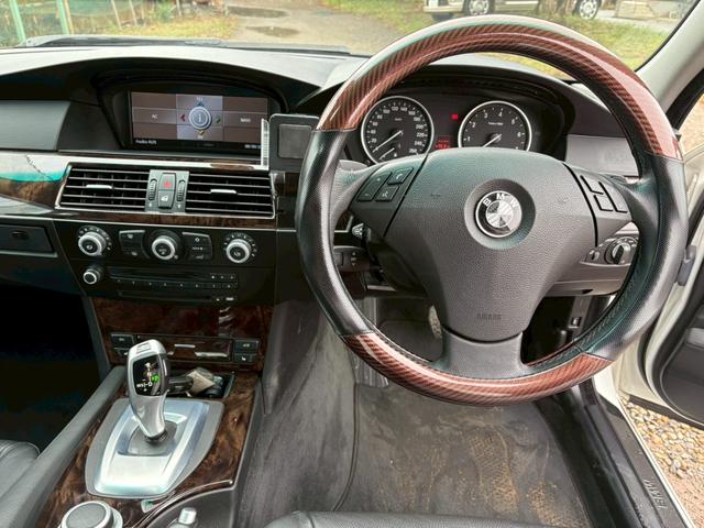 5シリーズ 530i(18枚目)