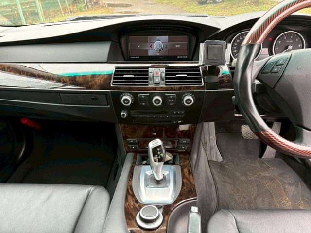 5シリーズ 530i(20枚目)