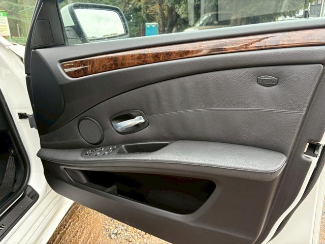 5シリーズ 530i(23枚目)