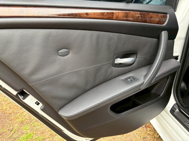 5シリーズ 530i(24枚目)