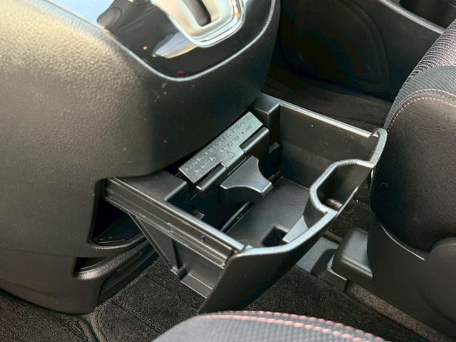 セレナ ハイウェイスターＧ　Ｓ－ハイブリッド　エアロモード　寒冷地仕様　フルフラット　ウォークスルー　３列シート　エコモード　キーレス　ダブルエアコン　ＡＢＳ　オートクルーズコントロール　横滑り防止　Ｓキー　セキュリティ　衝突安全ボディ（38枚目）