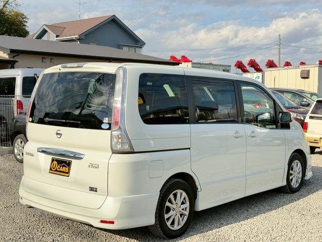 セレナ ハイウェイスター　Ｖエアロセレクション　車検２年付き　インテリジェントキー　キーレスエントリー　助手席エアバッグ　３列　ウォークスルー　盗難防止装置　衝突安全ボディ　フルフラット　ＡＢＳ　パワーウィンド　パワーステアリング（6枚目）