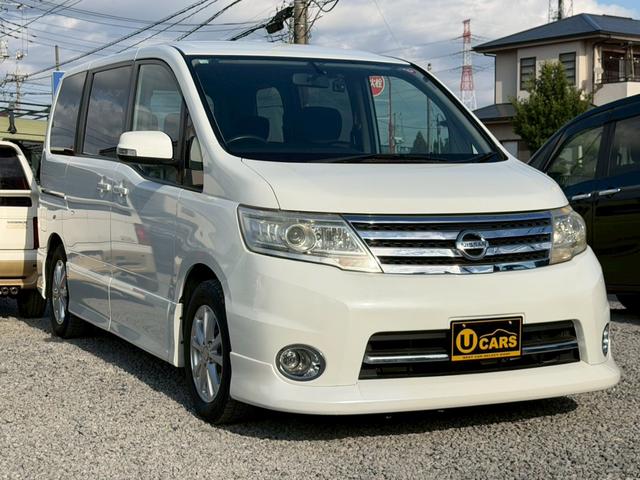 セレナ ハイウェイスター　Ｖエアロセレクション　車検２年付き　インテリジェントキー　キーレスエントリー　助手席エアバッグ　３列　ウォークスルー　盗難防止装置　衝突安全ボディ　フルフラット　ＡＢＳ　パワーウィンド　パワーステアリング（8枚目）