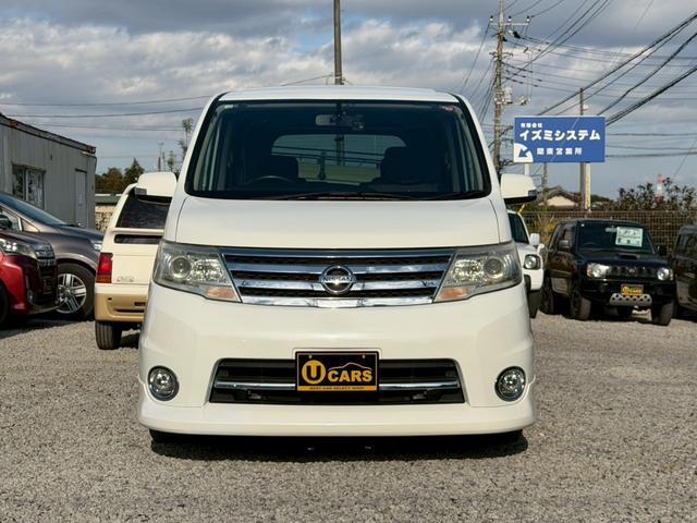 セレナ ハイウェイスター　Ｖエアロセレクション　車検２年付き　インテリジェントキー　キーレスエントリー　助手席エアバッグ　３列　ウォークスルー　盗難防止装置　衝突安全ボディ　フルフラット　ＡＢＳ　パワーウィンド　パワーステアリング（9枚目）