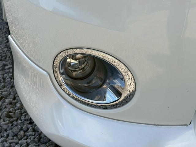 セレナ ハイウェイスター　Ｖエアロセレクション　車検２年付き　インテリジェントキー　キーレスエントリー　助手席エアバッグ　３列　ウォークスルー　盗難防止装置　衝突安全ボディ　フルフラット　ＡＢＳ　パワーウィンド　パワーステアリング（12枚目）