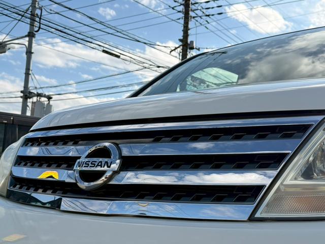 セレナ ハイウェイスター　Ｖエアロセレクション　車検２年付き　インテリジェントキー　キーレスエントリー　助手席エアバッグ　３列　ウォークスルー　盗難防止装置　衝突安全ボディ　フルフラット　ＡＢＳ　パワーウィンド　パワーステアリング（16枚目）