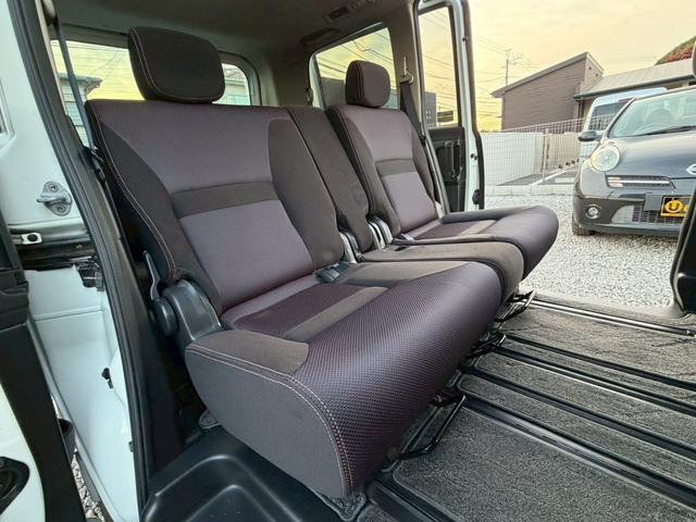 セレナ ハイウェイスター　Ｖエアロセレクション　車検２年付き　インテリジェントキー　キーレスエントリー　助手席エアバッグ　３列　ウォークスルー　盗難防止装置　衝突安全ボディ　フルフラット　ＡＢＳ　パワーウィンド　パワーステアリング（27枚目）