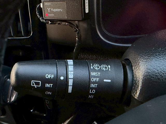 セレナ ハイウェイスター　Ｖエアロセレクション　車検２年付き　インテリジェントキー　キーレスエントリー　助手席エアバッグ　３列　ウォークスルー　盗難防止装置　衝突安全ボディ　フルフラット　ＡＢＳ　パワーウィンド　パワーステアリング（42枚目）