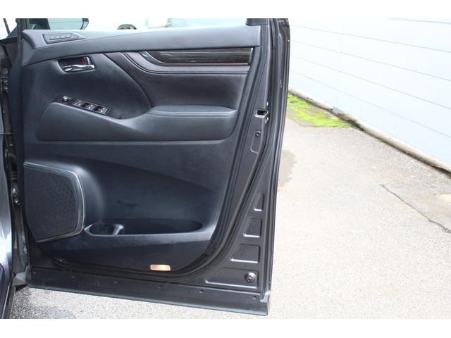 アルファード 2.5S Cパッケージ プリクラッシュセーフティ レーダークルーズ 黒半革 9型ナビ フルセグ 12.1型Fダウンモニター ETC Bカメラ ハンドルヒーター パワーBドア 2眼LEDライト 18インチAW 2年保証(32枚目)