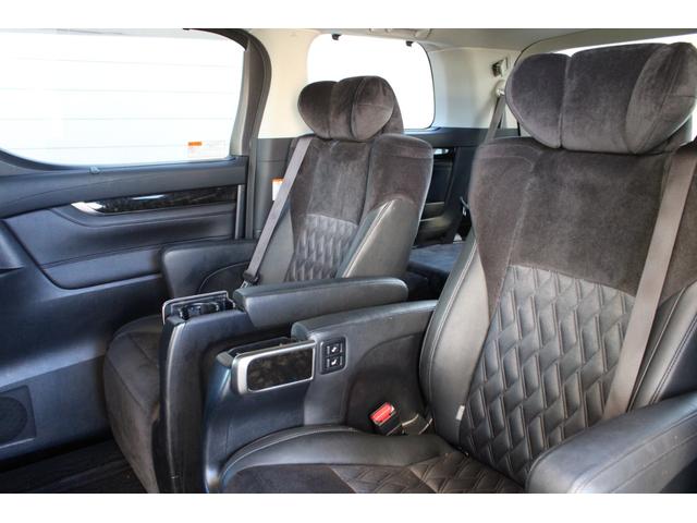 アルファード ２．５Ｓ　Ｃパッケージ　１オーナー　プリクラッシュＳ　黒半革　１０型アルパインナビ　フルセグ　１２．８型Ｆダウンモニター　ＥＴＣ　Ｂカメラ　ドラレコ　パワーＢドア　２眼ＬＥＤライト　ＬＥＤフォグ　１８インチＡＷ　２年保証（9枚目）