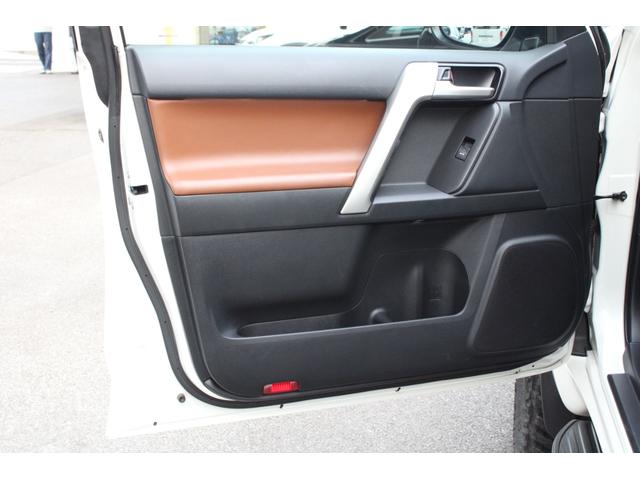 ランドクルーザープラド ＴＸ　Ｌパッケージ　７０ｔｈアニバーサリーリミテッド　１オーナー　ビルシュタインショック　トヨタセーフティセンス　レーダークルーズＣ　ムーンルーフ　茶本革　アルパインナビ　フルセグ　ＥＴＣ　Ｂカメラ　デジタルインナーミラー　１８インチＡＷ　２年保証（31枚目）