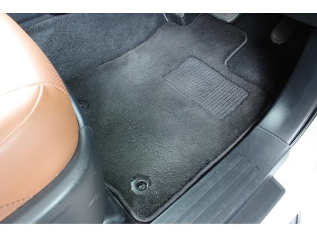 ランドクルーザープラド ＴＸ　Ｌパッケージ　７０ｔｈアニバーサリーリミテッド　１オーナー　ビルシュタインショック　トヨタセーフティセンス　レーダークルーズＣ　ムーンルーフ　茶本革　アルパインナビ　フルセグ　ＥＴＣ　Ｂカメラ　デジタルインナーミラー　１８インチＡＷ　２年保証（43枚目）