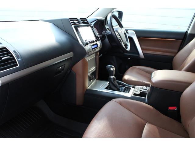 ランドクルーザープラド ＴＸ　Ｌパッケージ　７０ｔｈアニバーサリーリミテッド　１オーナー　トヨタセーフティセンス　レーダークルーズＣ　茶本革電動シート　ムーンルーフ　９型ＳＤナビ　フルセグ　ＥＴＣ２．０　Ｂカメラ　ＬＥＤヘッドライト　ＬＥＤフォグ　社外１７インチＡＷ　２年保証（23枚目）