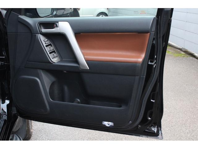 ランドクルーザープラド ＴＸ　Ｌパッケージ　７０ｔｈアニバーサリーリミテッド　１オーナー　トヨタセーフティセンス　レーダークルーズＣ　茶本革電動シート　ムーンルーフ　９型ＳＤナビ　フルセグ　ＥＴＣ２．０　Ｂカメラ　ＬＥＤヘッドライト　ＬＥＤフォグ　社外１７インチＡＷ　２年保証（33枚目）