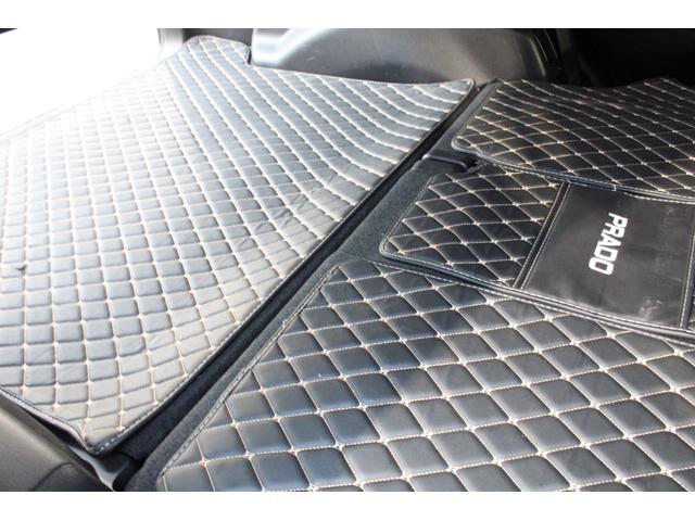 ランドクルーザープラド ＴＸ　Ｌパッケージ　７０ｔｈアニバーサリーリミテッド　１オーナー　トヨタセーフティセンス　レーダークルーズＣ　茶本革電動シート　ムーンルーフ　９型ＳＤナビ　フルセグ　ＥＴＣ２．０　Ｂカメラ　ＬＥＤヘッドライト　ＬＥＤフォグ　社外１７インチＡＷ　２年保証（51枚目）