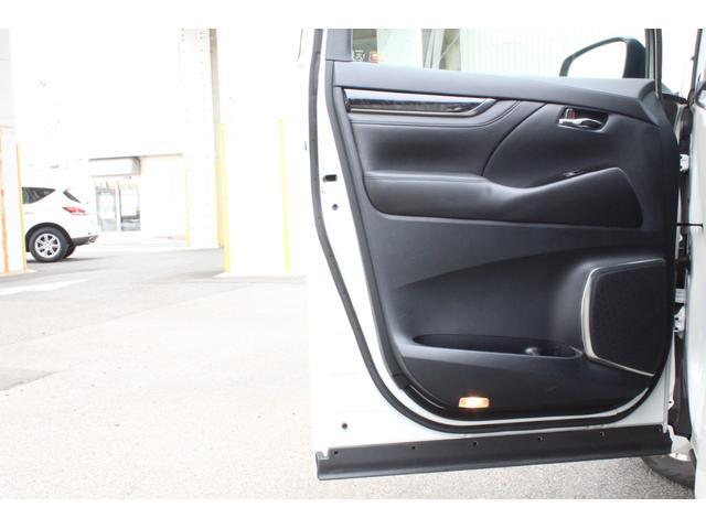 アルファードハイブリッド ＳＲ　Ｃパッケージ　トヨタセーフティセンス　レーダークルーズＣ　９型Ｄナビ　フルセグ　１２．１型Ｆダウンモニター　ＥＴＣ２．０　Ｂカメラ　ドラレコ　快適温熱シート　ベンチレーション　パワーＢドア　１７インチＡＷ　２年保証（32枚目）