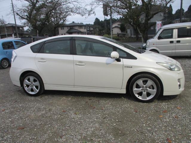 プリウス Gツーリングセレクション ドライブレコーダー ETC TV オートクルーズコントロール アルミホイール オートライト LEDヘッドランプ ヘッドライトウォッシャー スマートキー 電動格納ミラー CVT 盗難防止システム(15枚目)