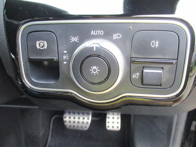 CLAクラス CLA200d AMGライン ETC クリアランスソナー オートクルーズコントロール 衝突被害軽減システム バックカメラ ナビ TV アルミホイール オートライト LEDヘッドランプ AT シートヒーター スマートキー(9枚目)