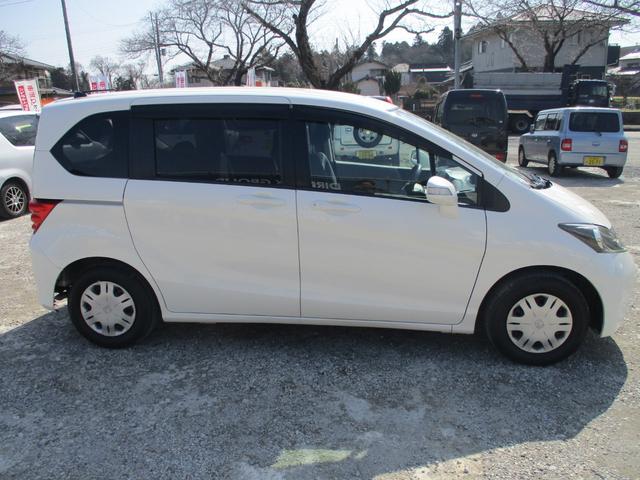 フリード フレックス　Ｆパッケージ　ナビ　ＴＶ　両側スライドドア　キーレスエントリー　電動格納ミラー　ＣＶＴ　衝突安全ボディ　ＡＢＳ　エアコン　パワーステアリング　パワーウィンドウ（14枚目）