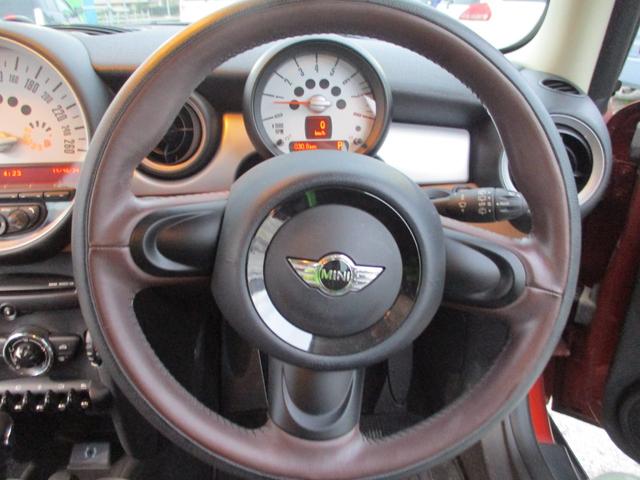 MINI ワン アルミホイール キーレスエントリー AT 盗難防止システム ABS CD ミュージックプレイヤー接続可 エアコン パワーステアリング パワーウィンドウ 運転席エアバッグ(2枚目)