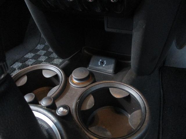 MINI ワン アルミホイール キーレスエントリー AT 盗難防止システム ABS CD ミュージックプレイヤー接続可 エアコン パワーステアリング パワーウィンドウ 運転席エアバッグ(5枚目)