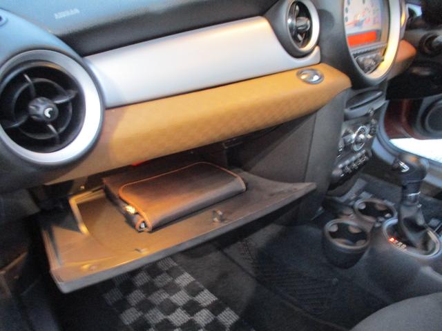 MINI ワン アルミホイール キーレスエントリー AT 盗難防止システム ABS CD ミュージックプレイヤー接続可 エアコン パワーステアリング パワーウィンドウ 運転席エアバッグ(6枚目)