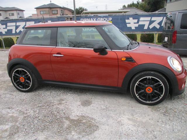 MINI ワン アルミホイール キーレスエントリー AT 盗難防止システム ABS CD ミュージックプレイヤー接続可 エアコン パワーステアリング パワーウィンドウ 運転席エアバッグ(13枚目)