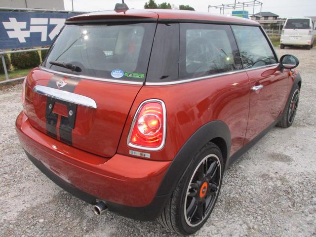 MINI ワン アルミホイール キーレスエントリー AT 盗難防止システム ABS CD ミュージックプレイヤー接続可 エアコン パワーステアリング パワーウィンドウ 運転席エアバッグ(14枚目)
