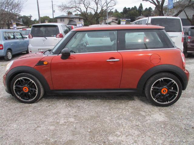 MINI ワン アルミホイール キーレスエントリー AT 盗難防止システム ABS CD ミュージックプレイヤー接続可 エアコン パワーステアリング パワーウィンドウ 運転席エアバッグ(17枚目)