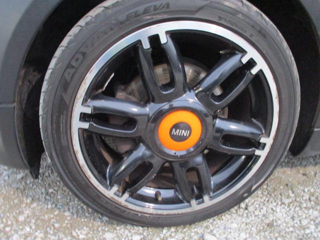 MINI ワン アルミホイール キーレスエントリー AT 盗難防止システム ABS CD ミュージックプレイヤー接続可 エアコン パワーステアリング パワーウィンドウ 運転席エアバッグ(26枚目)