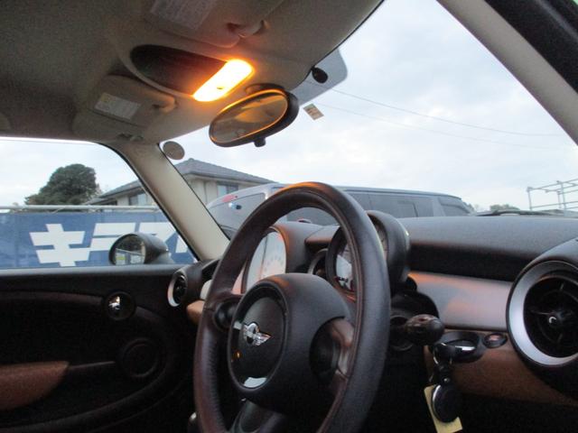 MINI ワン アルミホイール キーレスエントリー AT 盗難防止システム ABS CD ミュージックプレイヤー接続可 エアコン パワーステアリング パワーウィンドウ 運転席エアバッグ(31枚目)