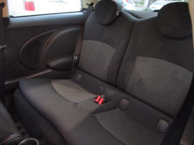 MINI ワン アルミホイール キーレスエントリー AT 盗難防止システム ABS CD ミュージックプレイヤー接続可 エアコン パワーステアリング パワーウィンドウ 運転席エアバッグ(34枚目)