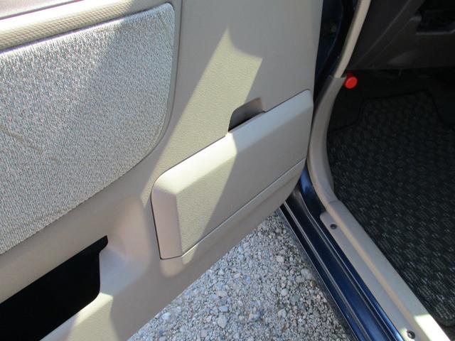 ｅＫワゴン ブラックインテリアエディション　Ｍ　キーレスエントリー　電動格納ミラー　ベンチシート　ＡＴ　ＣＤ　カセット　アルミホイール　衝突安全ボディ　エアコン　パワーステアリング　パワーウィンドウ（11枚目）