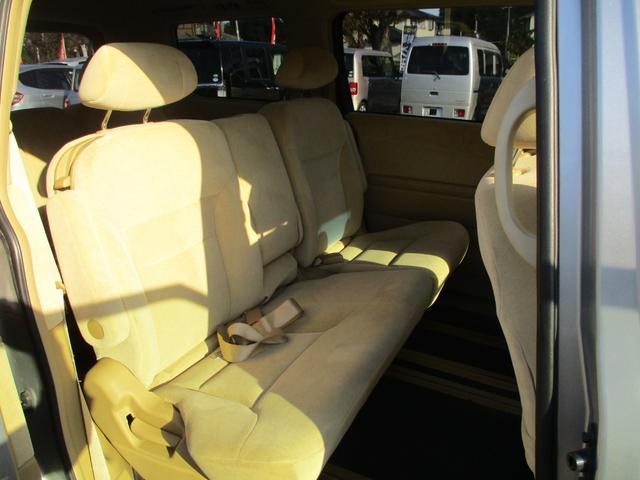 エリシオン Ｇ　ＥＴＣ　ナビ　ＴＶ　クリアランスソナー　両側スライド・片側電動　ＨＩＤ　キーレスエントリー　電動格納ミラー　３列シート　チップアップシート　ＡＴ　アルミホイール　盗難防止システム　衝突安全ボディ（11枚目）