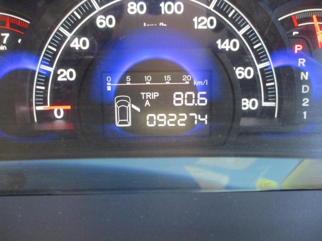 エリシオン Ｇ　ＥＴＣ　ナビ　ＴＶ　クリアランスソナー　両側スライド・片側電動　ＨＩＤ　キーレスエントリー　電動格納ミラー　３列シート　チップアップシート　ＡＴ　アルミホイール　盗難防止システム　衝突安全ボディ（29枚目）