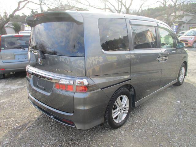 ステップワゴン スパーダＳ　ＨＤＤナビ　スマートスタイルＥＤ　ドライブレコーダー　ＥＴＣ　バックカメラ　ナビ　ＴＶ　両側電動スライドドア　ＨＩＤ　スマートキー　電動格納ミラー　後席モニター　３列シート　ＡＴ　アルミホイール　１００Ｖ電源　盗難防止システム（15枚目）