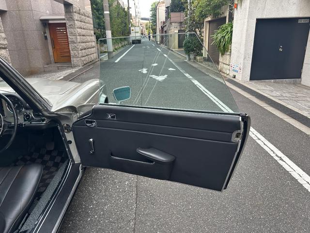 SL 280SL 右ハンドル 内・外装フルレストア済み パコダルーフ クーラーユニット 4速AT(15枚目)