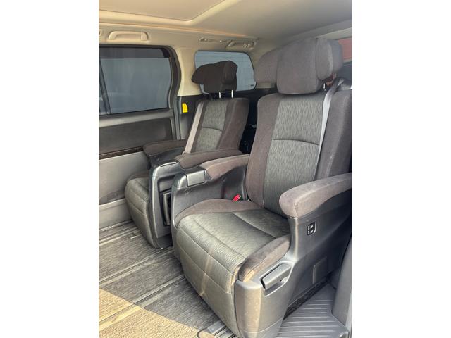 ヴェルファイア ２．４Ｚ　Ｇエディション　後期型／サンルーフ／ＡＬＰＩＮＥ８型ナビ／フリップダウンモニター／電動リアゲート／両側電動スライドドア（37枚目）