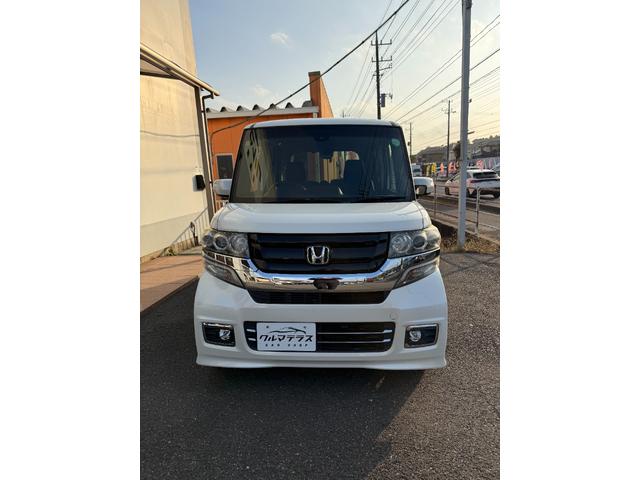 Ｎ－ＢＯＸカスタム Ｇ　ターボＳＳブラックスタイルパッケージ　純正ナビ／ＴＶ／バックカメラ／両側パワースライドドア／シートヒーター／ＨＩＤヘッドライト（2枚目）