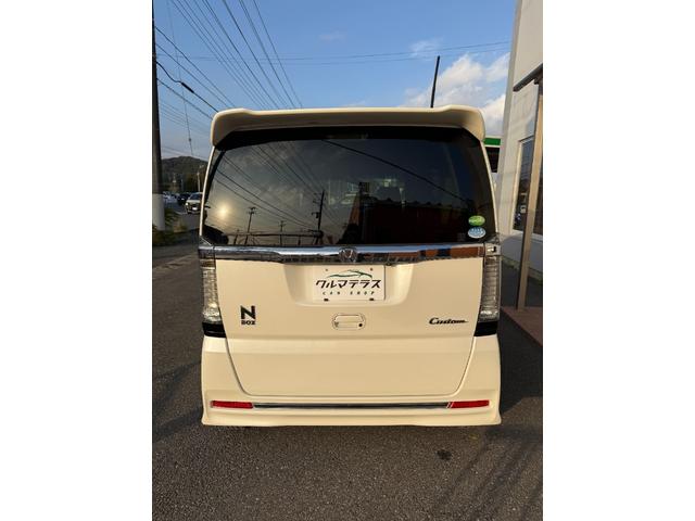 Ｎ－ＢＯＸカスタム Ｇ　ターボＳＳブラックスタイルパッケージ　純正ナビ／ＴＶ／バックカメラ／両側パワースライドドア／シートヒーター／ＨＩＤヘッドライト（5枚目）