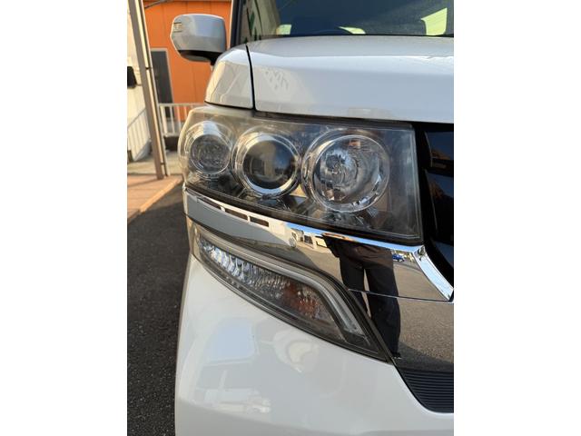 Ｎ－ＢＯＸカスタム Ｇ　ターボＳＳブラックスタイルパッケージ　純正ナビ／ＴＶ／バックカメラ／両側パワースライドドア／シートヒーター／ＨＩＤヘッドライト（7枚目）